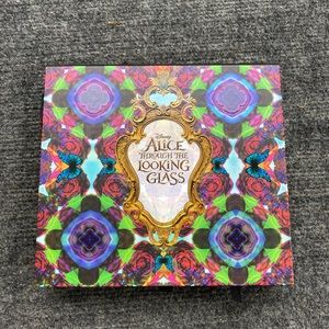 Urban Decay Alice Through Looking Glass palette